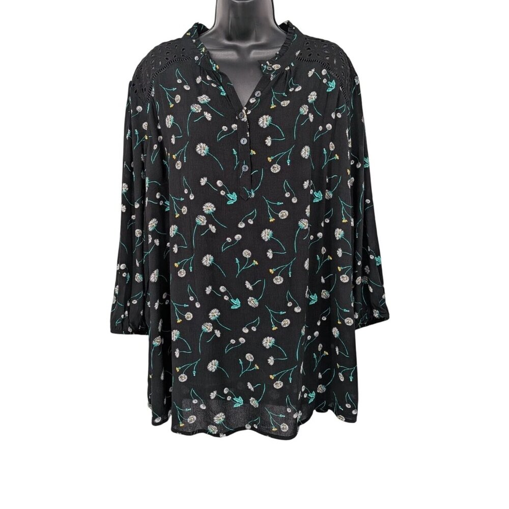 Torrid 1/4 Button Up Top Size 2x Crinkle Gauze Fl… - image 1